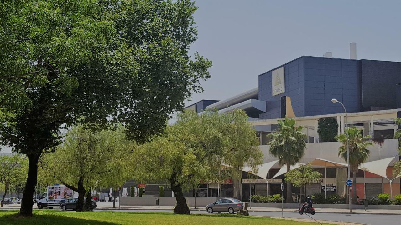 Apartamento Frente A Palacio De Congresos Seville Exterior photo